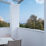 Ξενοδοχείο με διαμερίσματα Tristhenia 4*