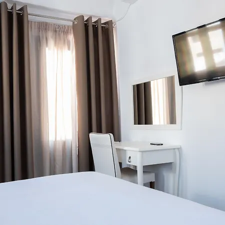 Апарт-отель Tristhenia