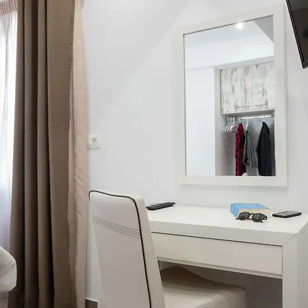 Tristhenia Апарт-отель 4*