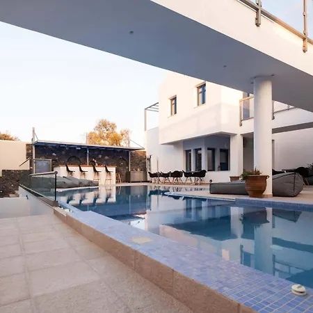 Tristhenia Hotel apartamentowy Perissa (Santorini)