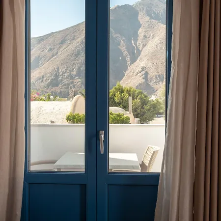 Tristhenia Hotel apartamentowy Perissa (Santorini)