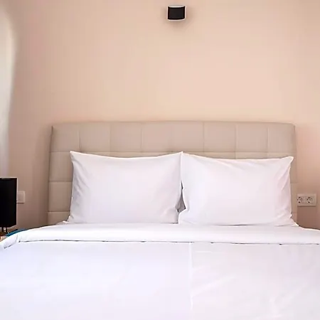 Tristhenia Apart Otel Perissa (Santorini)