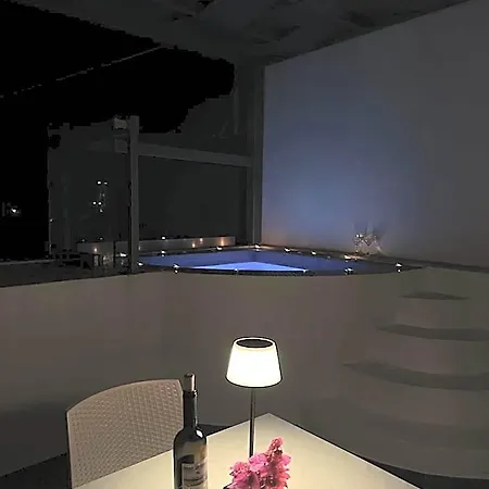 Tristhenia Aparthotel