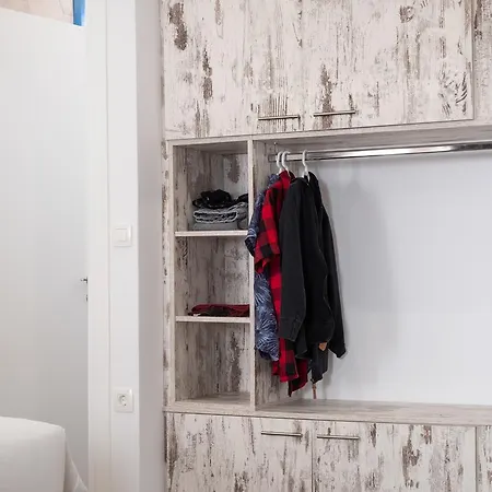 Tristhenia Апарт-отель