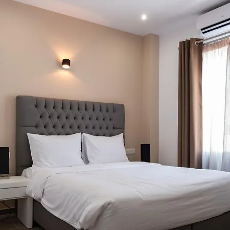 Tristhenia Lejlighedshotel 4*