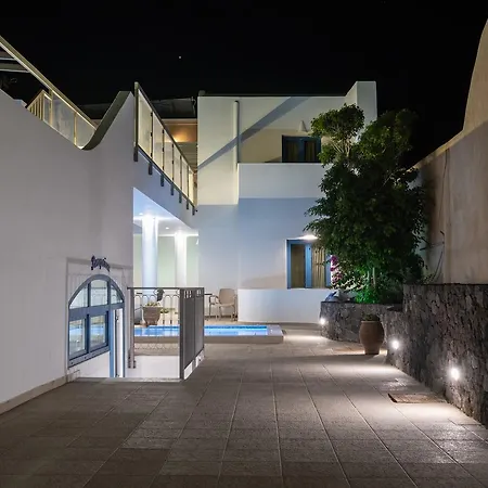 Hotel apartamentowy Tristhenia Perissa (Santorini)