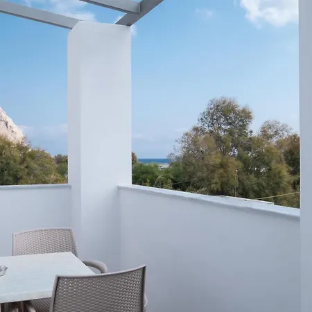 Apart Otel Tristhenia 4*