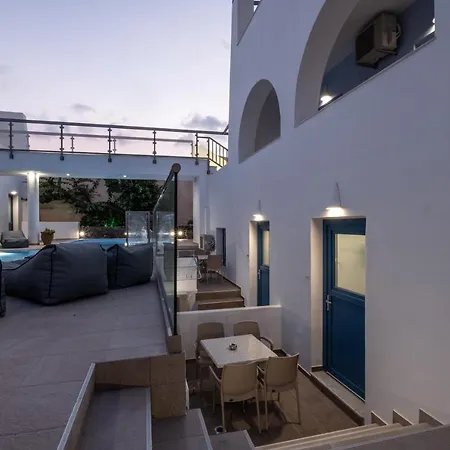 Tristhenia 4* Perissa (Santorini)