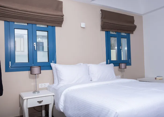 Tristhenia 4* Perissa (Santorini)