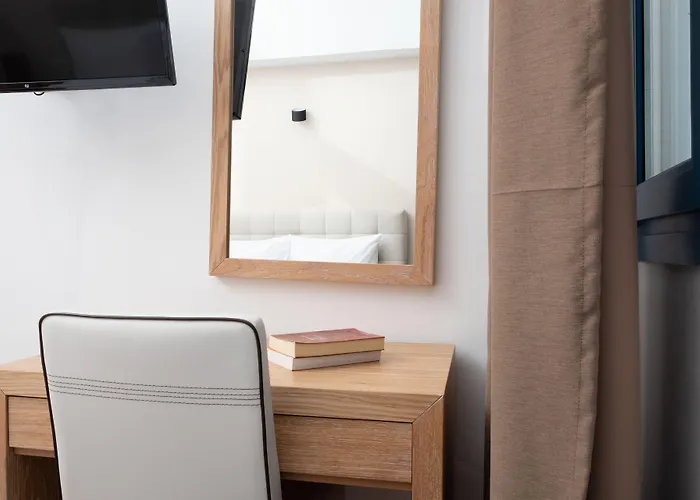 Tristhenia Lägenhetshotell 4*