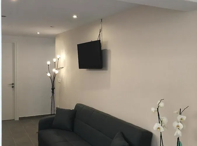 Tristhenia Appart hôtel Períssa