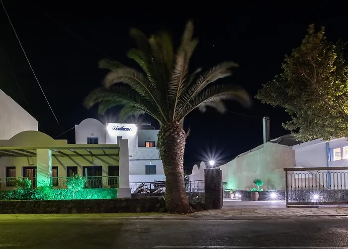 Tristhenia Ξενοδοχείο με διαμερίσματα Περίσσα