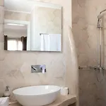 特里斯舍尼亚公寓式酒店 佩里萨