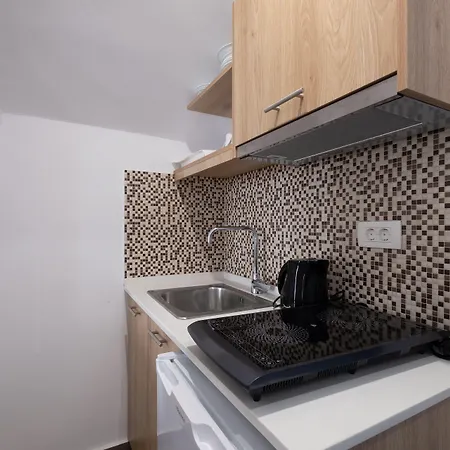 Tristhenia Апарт-отель Перисса