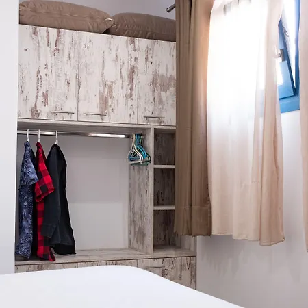 Апарт-отель Tristhenia