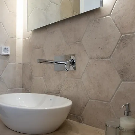 Tristhenia Апарт-отель 4*