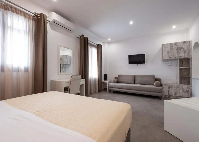 Aparthotel Tristhenia Perissa (Santorini)