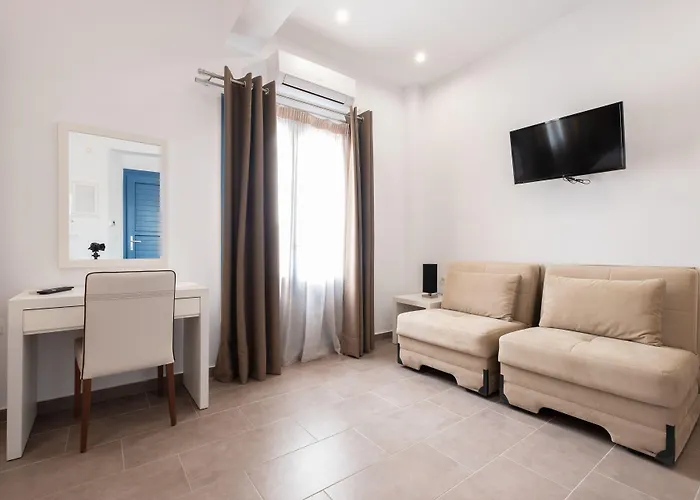 Aparthotel Tristhenia Perissa (Santorini)