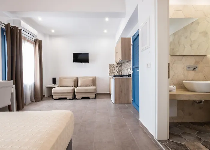 Aparthotel Tristhenia Perissa (Santorini)