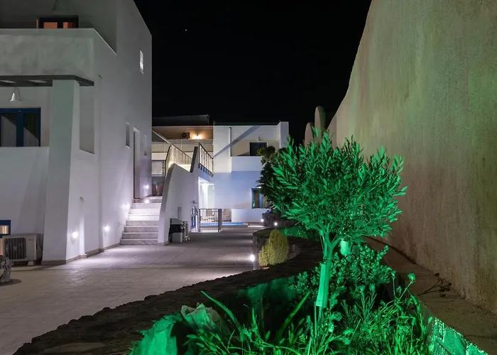 Tristhenia 4* Perissa (Santorini)