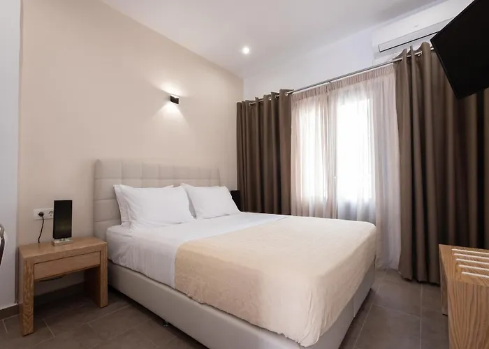 Tristhenia Перисса