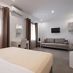 Hotel apartamentowy Tristhenia Perissa (Santorini)