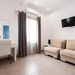 Hotel apartamentowy Tristhenia Perissa (Santorini)