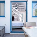 Tristhenia 4* Perissa (Santorini)