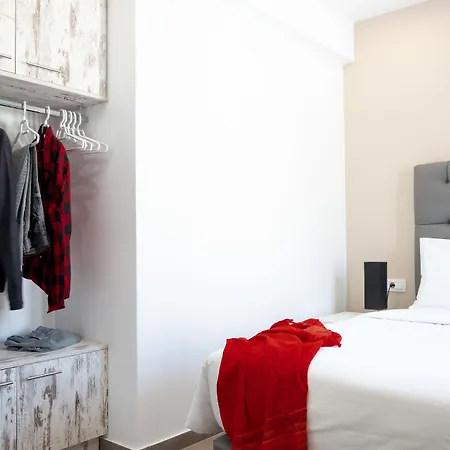 Apartahotel Tristhenia Perissa (Santorini)