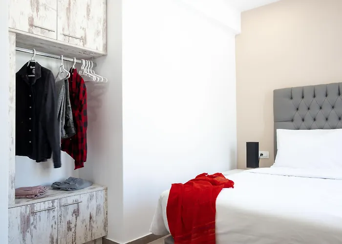 Apartahotel Tristhenia Perissa (Santorini)