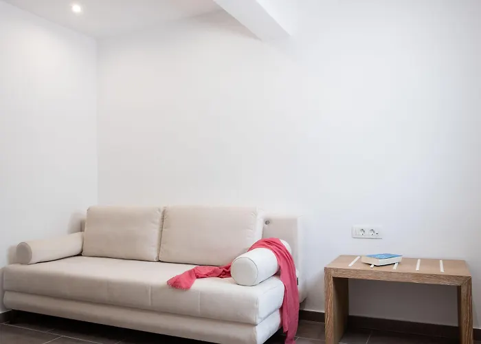 Tristhenia Apartahotel 4*