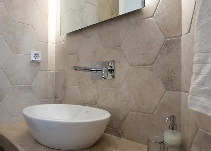 Tristhenia Apartahotel 4*